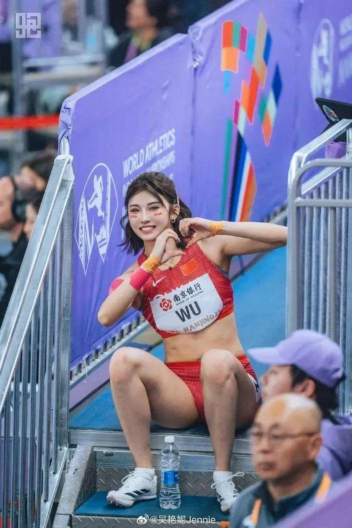 吴艳妮登顶亚洲第一！她说，“放马过来”……